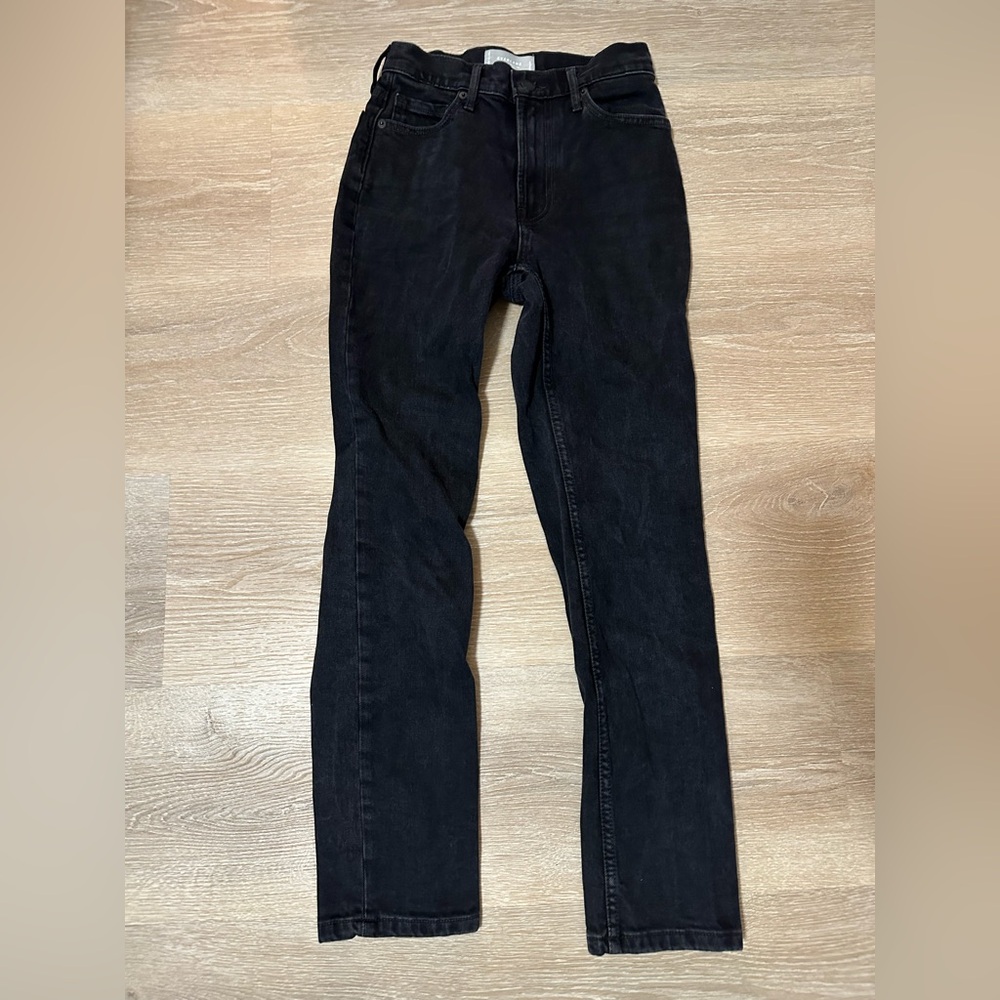 Everlane The Original Cheeky® Jean in Black coal